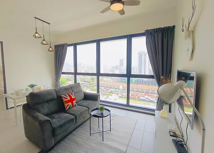 Infinity Pool, Georgetown, Up To 11 Pax, 3 Bedrooms, 2 Bathrooms, 2 Car Parks By Star Home